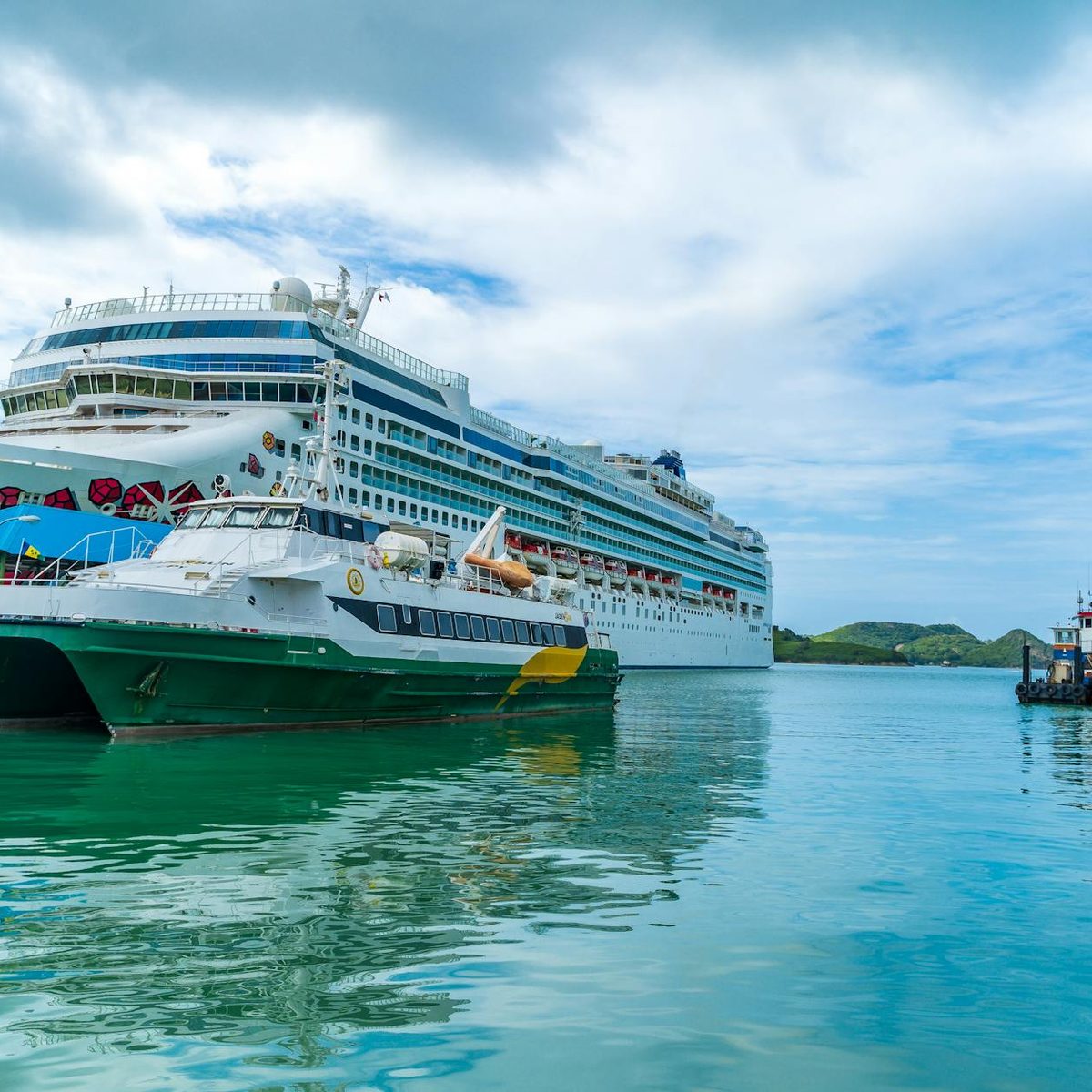 Antigua and Barbuda - Roamex | Buy eSIM for International Travel